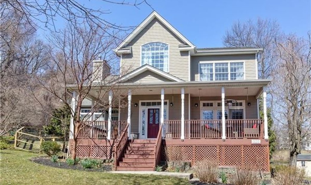 Stunning Colonial Home In A Peaceful Setting In Nyack, New York, United