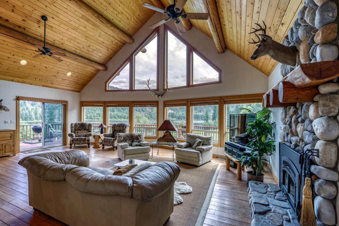 9776 Lakeshore Drive, Sagle, Id 83860 In Sagle, Idaho, United States