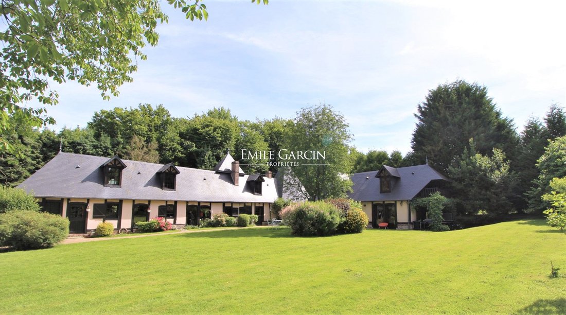 Propriété De Caractère à Vendre Dans Le Quartier Dans Dieppe, Normandie