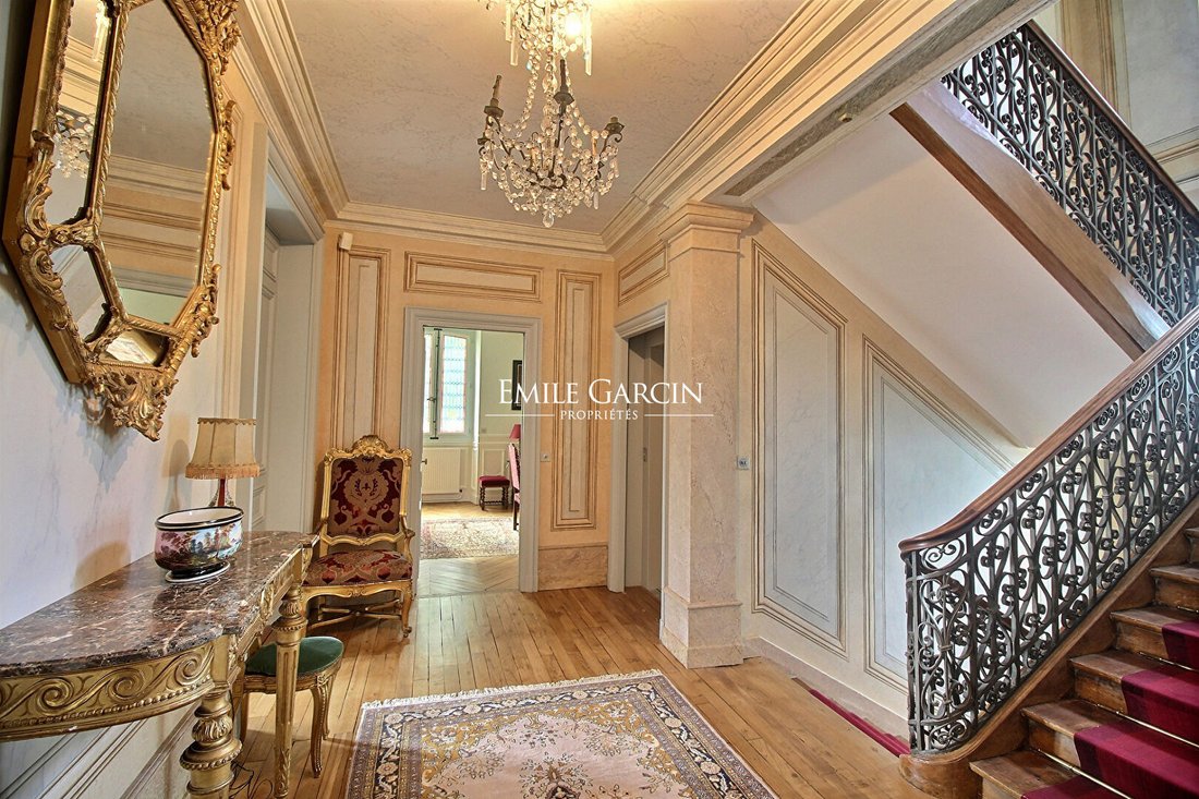 For Sale 19th Century Property With In Sens, Bourgogne Franche Comté