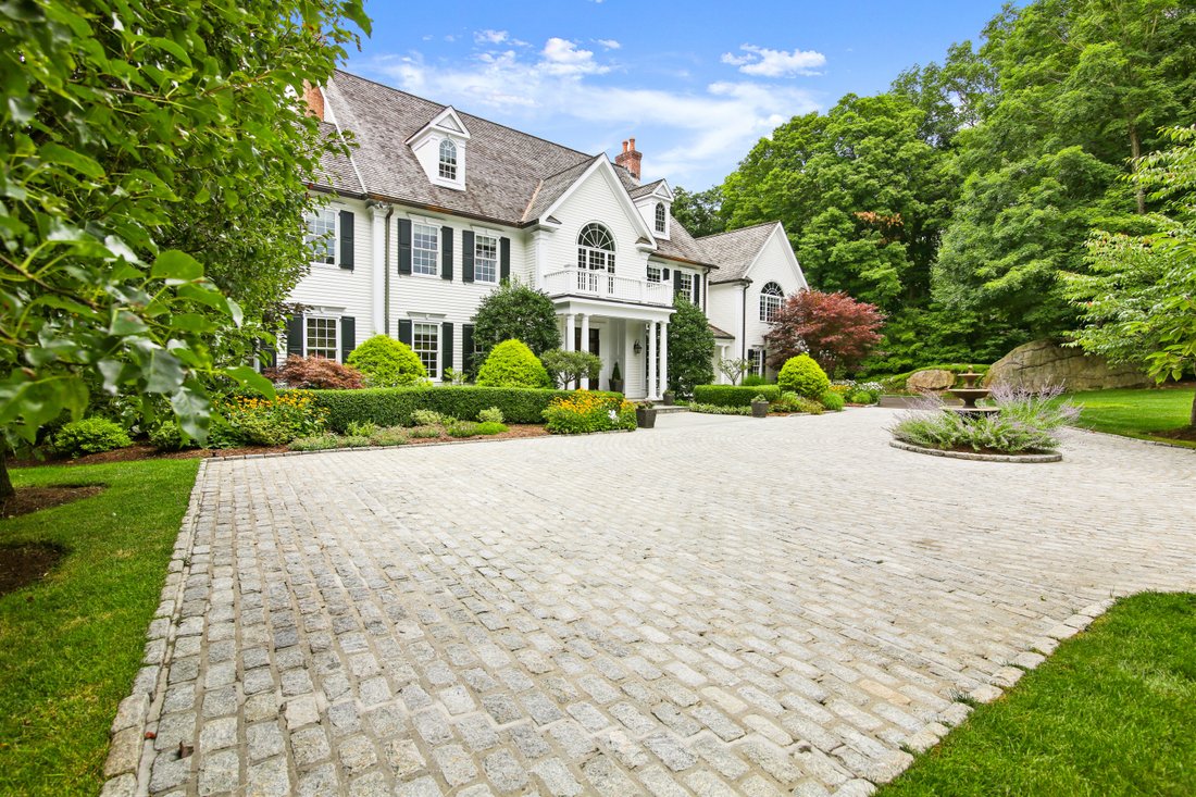 50 Byfield Lane In Greenwich, Connecticut, United States For Sale