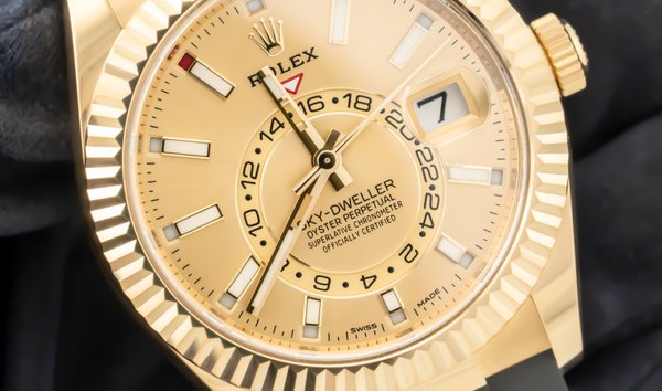 Rolex Sky-Dweller 326238-0007 Oyster Perpetual 18K Yellow Gold with Champagne Coloured Dial (12670008)