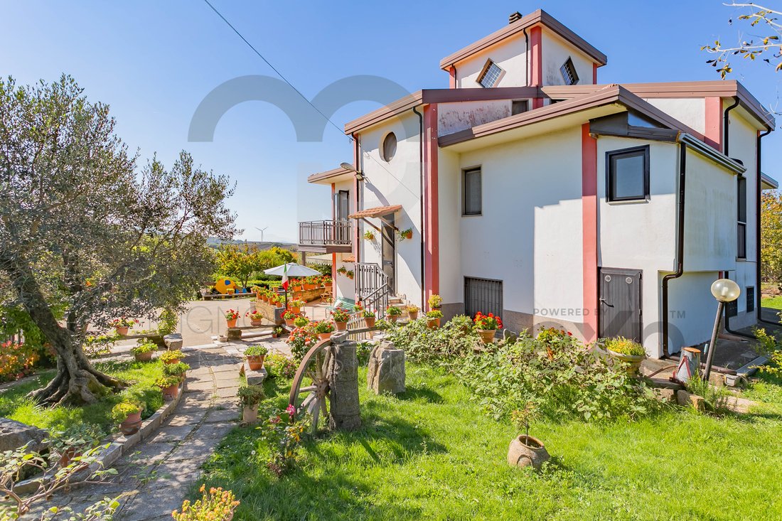 Villa en Monteleone di Puglia, Apulia, Italia 5 - 12671680