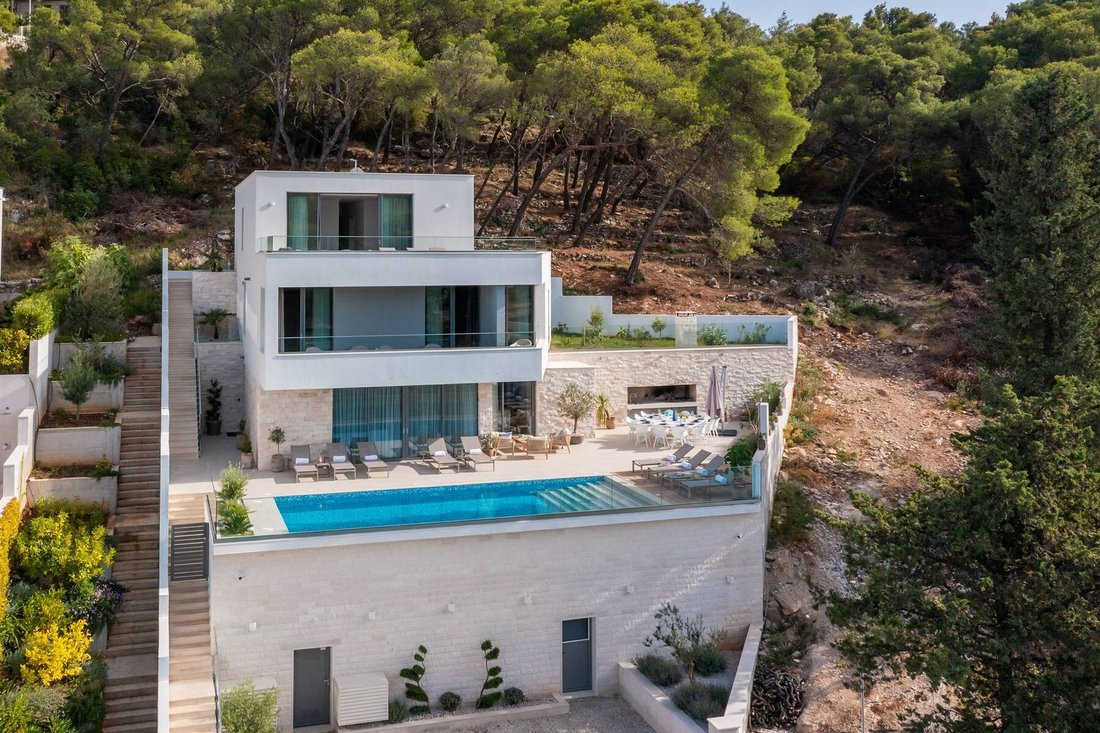 House in Supetar, Split-Dalmatia County, Croatia 2 - 12671614