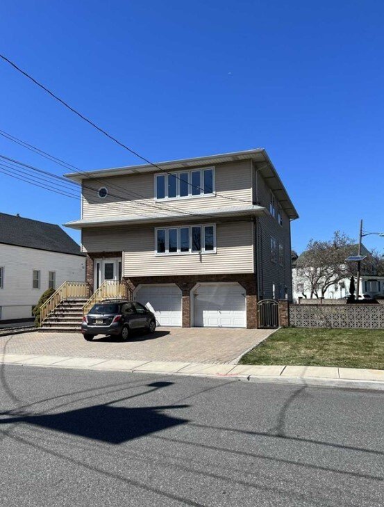 6 Bedrooms Multi Family (2 4 Units) In Little Ferry, New Jersey, United