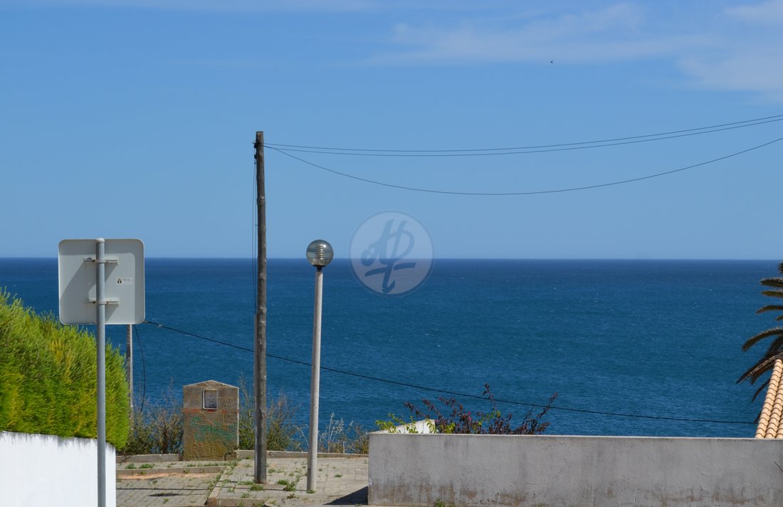 Modern And Luxury 3 Bedrooms, 3 Bathrooms House, To In Luz, Algarve