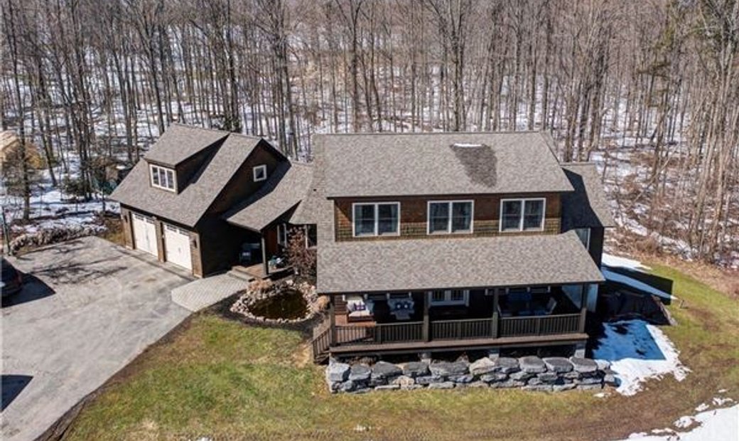 Stunning Custom Home On Over 5 Private In Skaneateles, New York, United