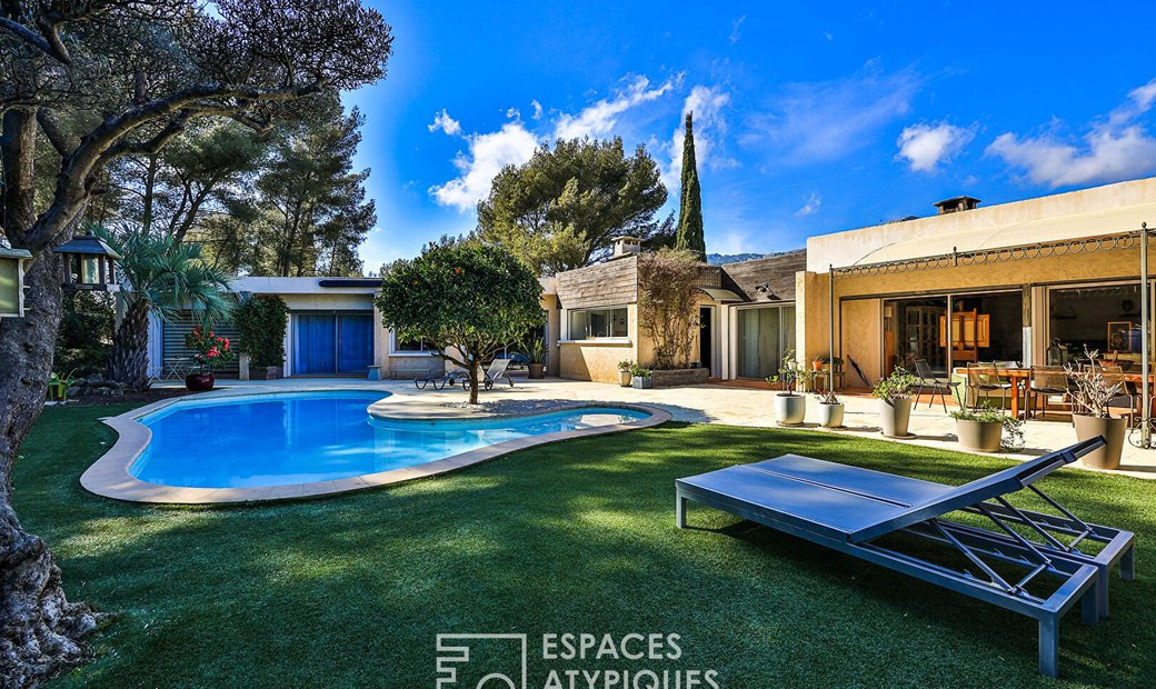 Maison Toulon 8 Pièce(s) 300 M2 In Toulon, Provence Alpes Côte D'azur