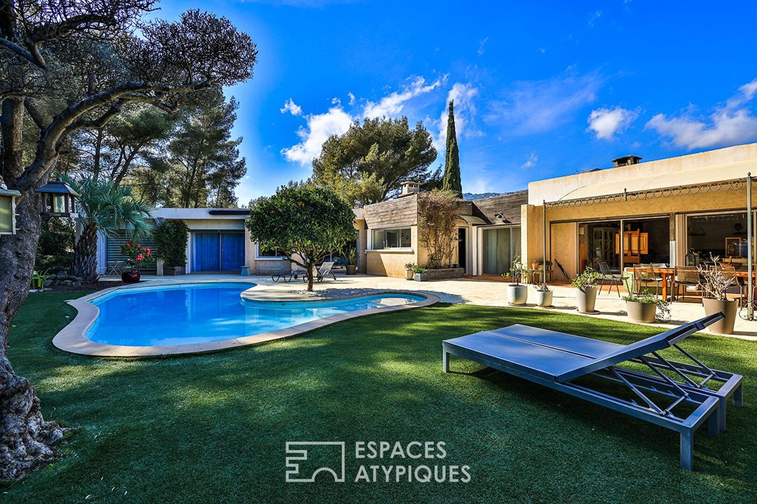 Maison Toulon 8 Pièce(s) 300 M2 In Toulon, Provence Alpes Côte D'azur