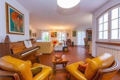 Villa in Pietrasanta, Tuscany, Italy 5 - 12673182