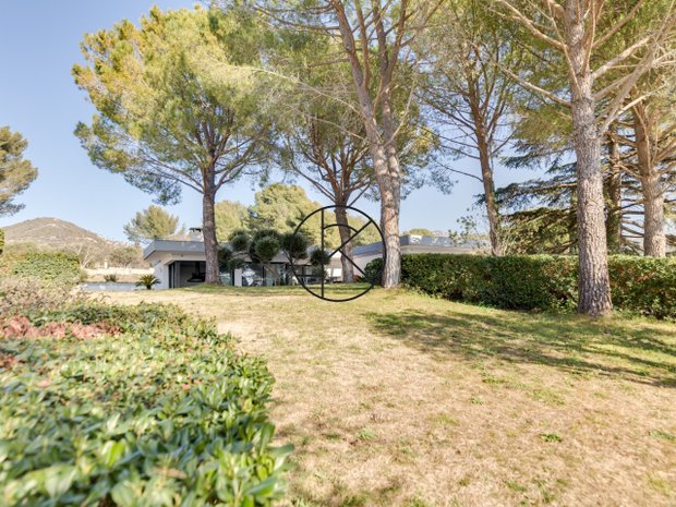 Luxury panoramic / scenic view homes for sale in Gémenos, Provence ...