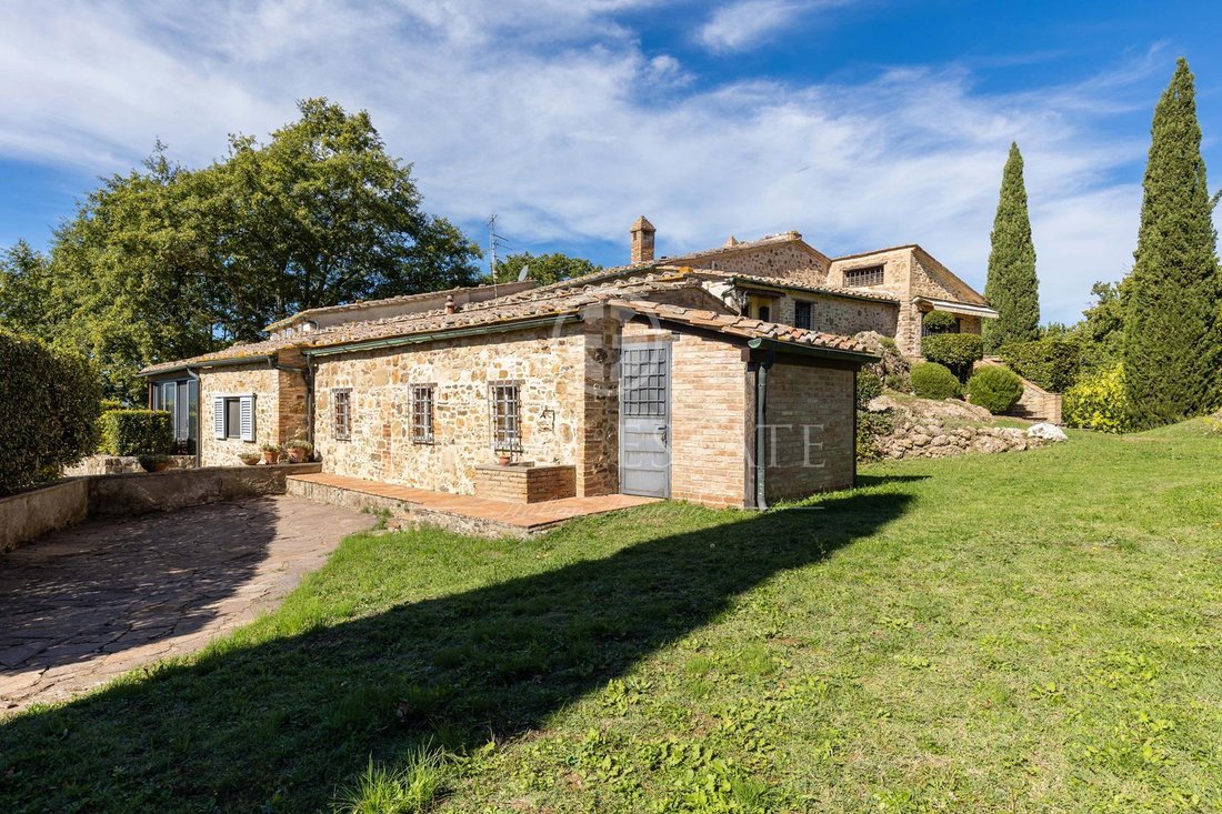 Finca en Radicondoli, Toscana, Italia 2 - 12675262