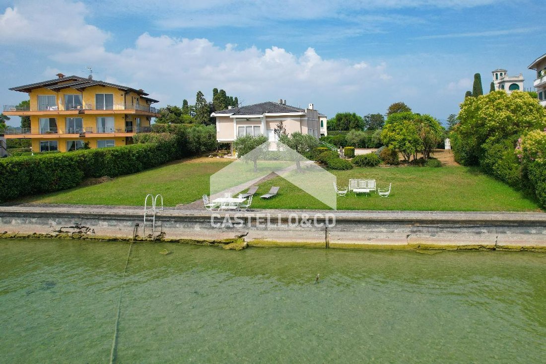 Sirmione Villa In Sirmione, Lombardy, Italy For Sale (12675989)
