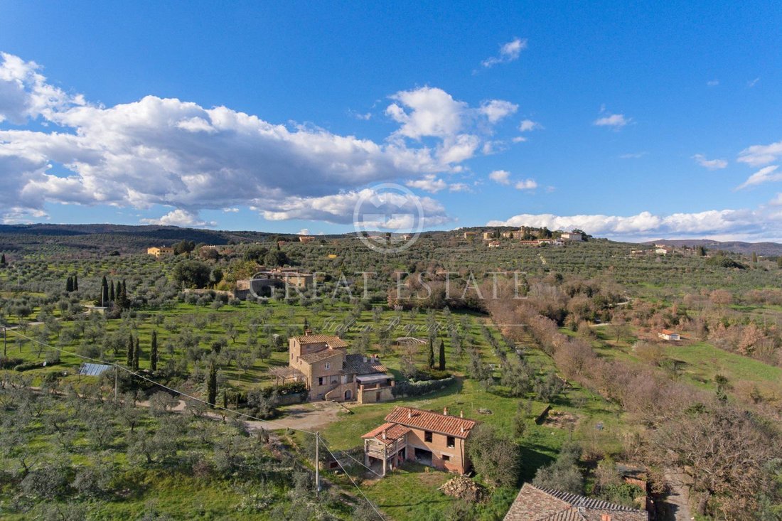 Estate in Civitella In Val di Chiana, Tuscany, Italy 4 - 12675245