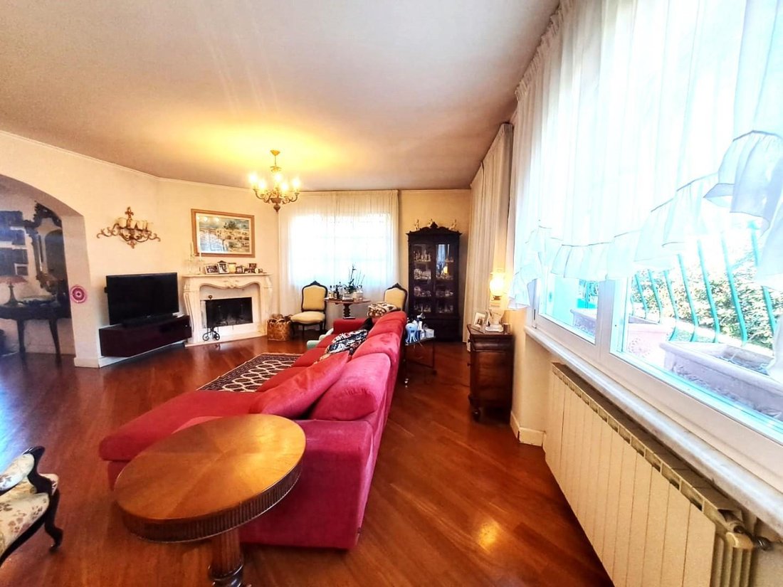 House in Marina di Massa Centro, Massa, Italy 5 - 12676510
