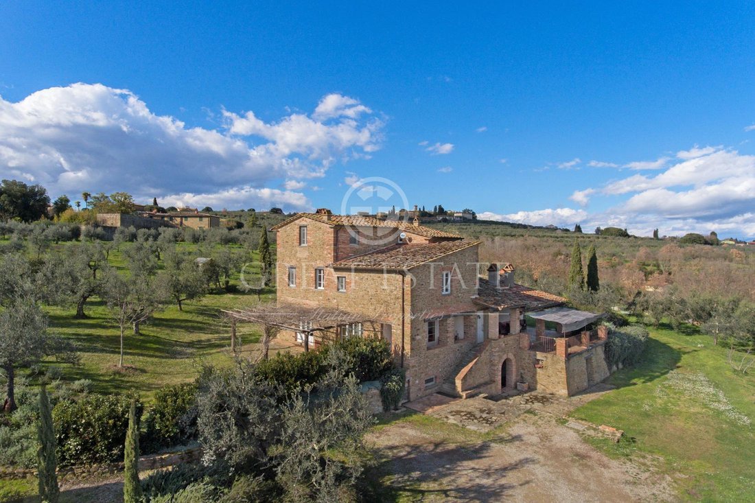 Estate in Civitella In Val di Chiana, Tuscany, Italy 1 - 12675245