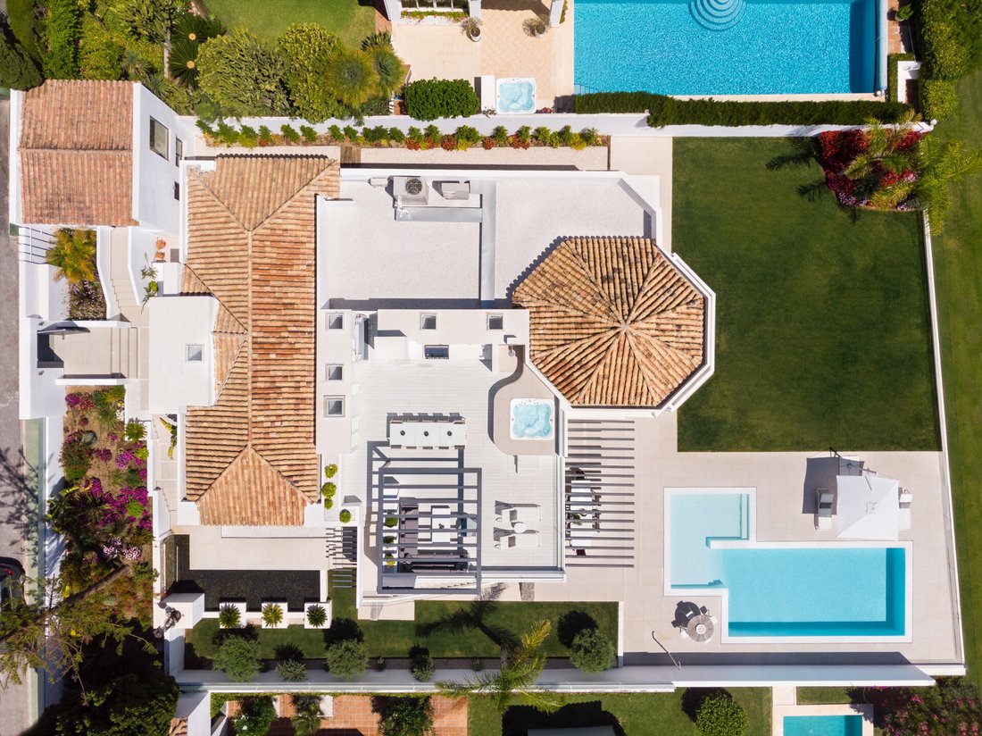 Villa in Marbella, Andalusia, Spain 5 - 12679616