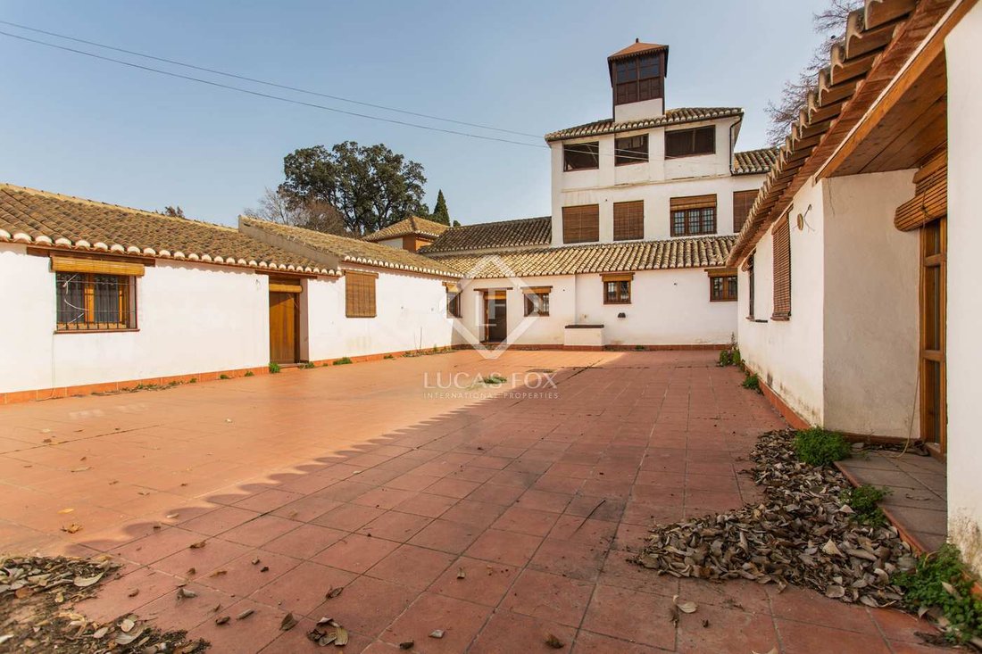 La Zubia Castle / Palace In La Zubia, Andalusia, Spain For Sale (12681217)