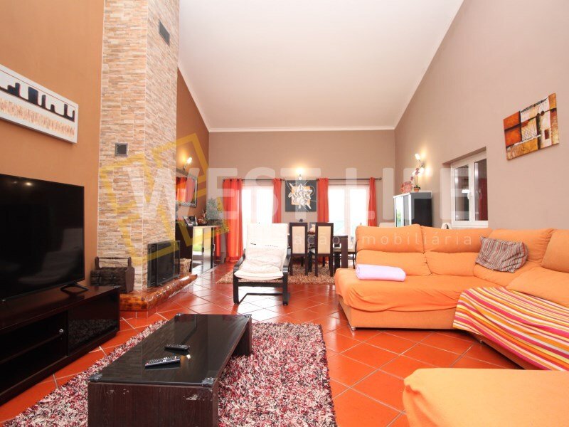 Villa In Mafra House T4 +1 Inserted In 1085m2 Of In Mafra, Lisbon