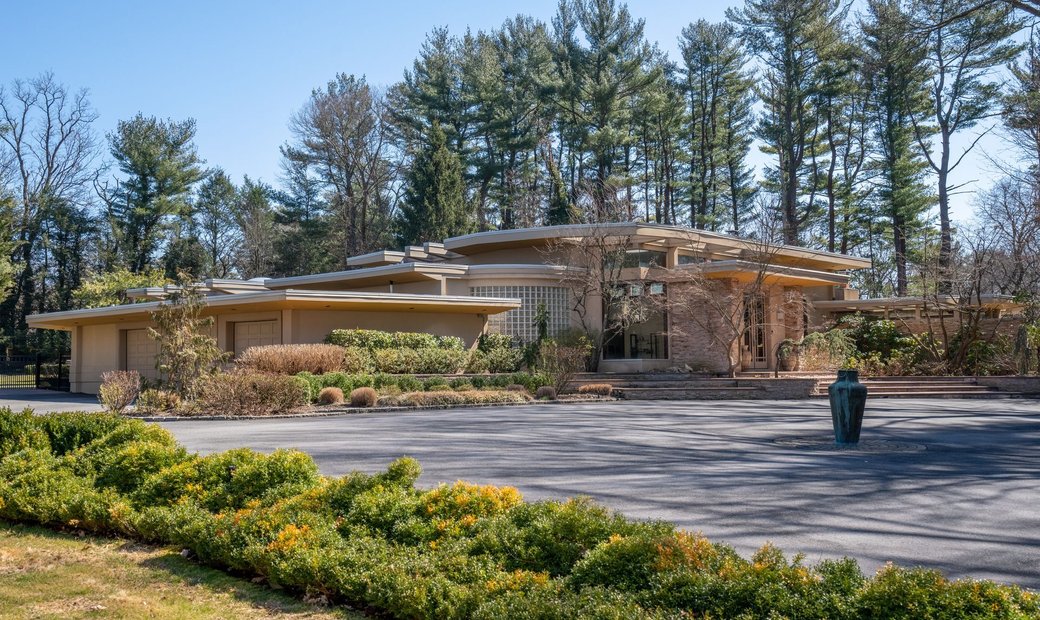 1167 Pine Valley Road, Upper In Upper Brookville, New York, United