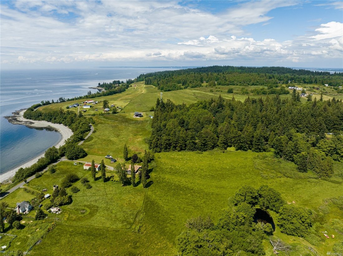 3 Bedrooms Single Family Detached In Lummi Island, Washington, United