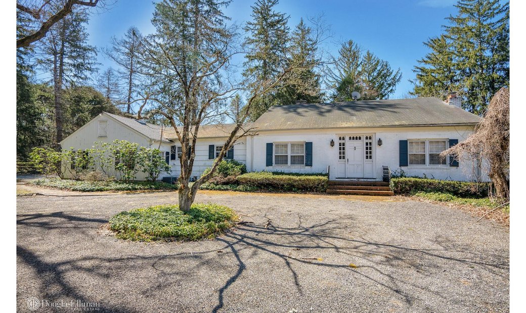 House Brookville In Old Brookville, New York, United States For Sale