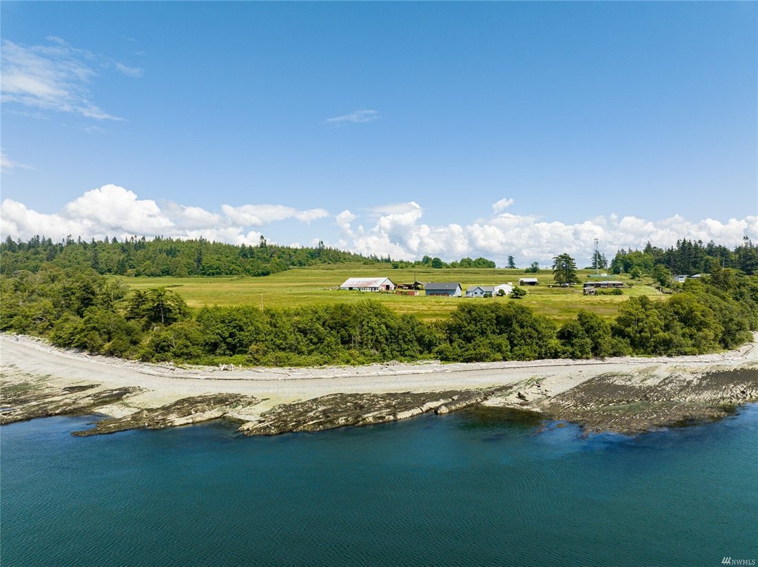 3 Bedrooms Single Family Detached In Lummi Island, Washington, United
