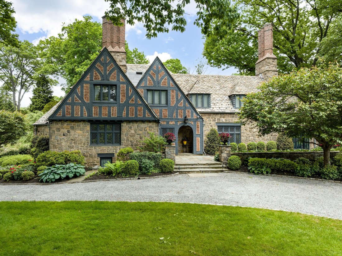 Beautiful Tudor With In Bronxville, New York, United States