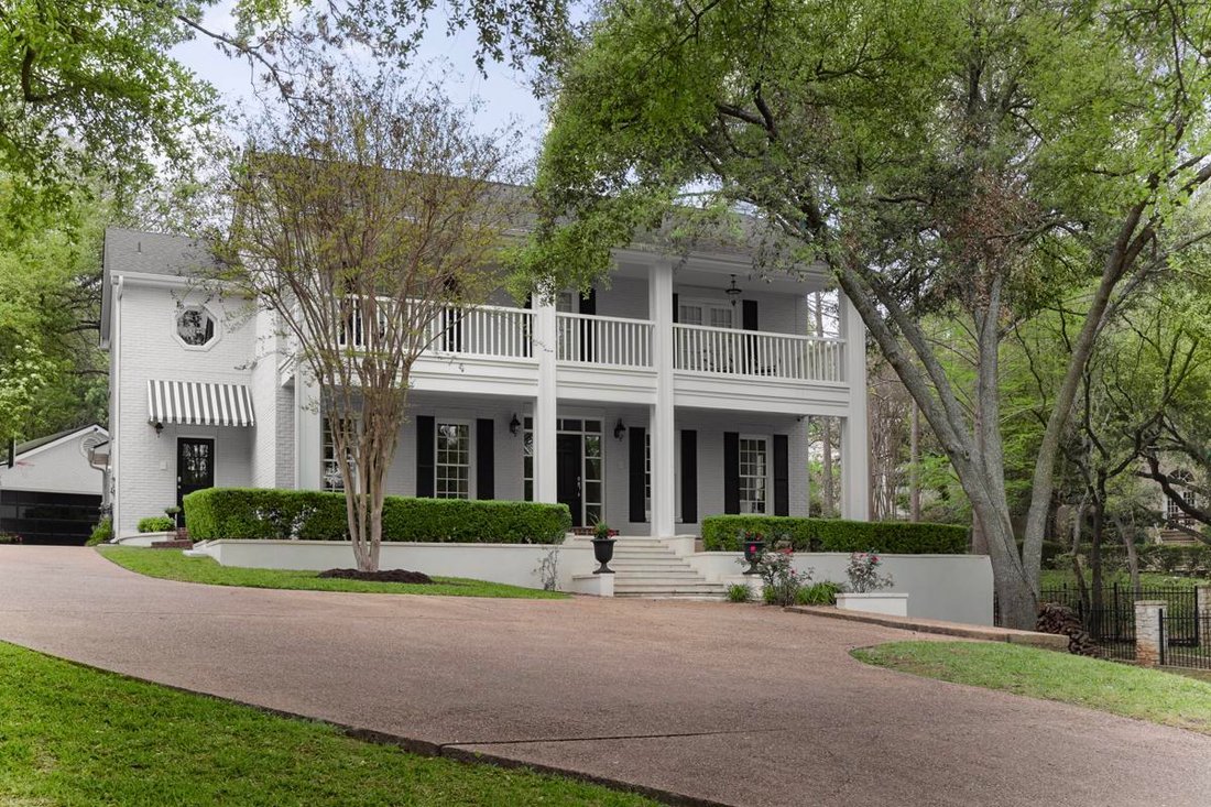 Charming Traditional Style Home In Treemont In Austin, Texas, United