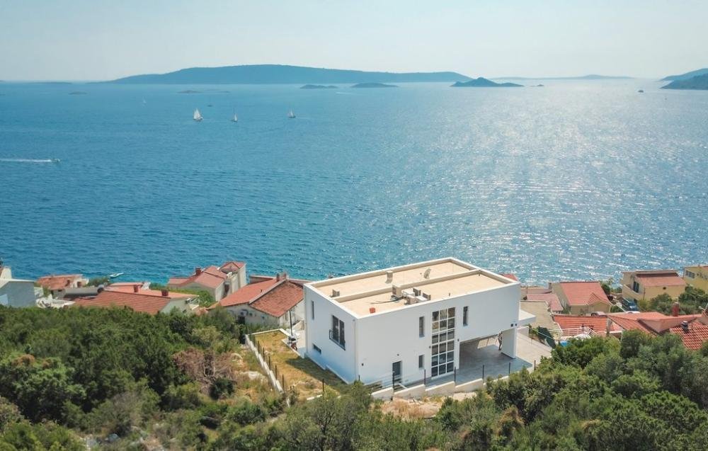 Villa in Zedno, Split-Dalmatia County, Croatia 1 - 12680628