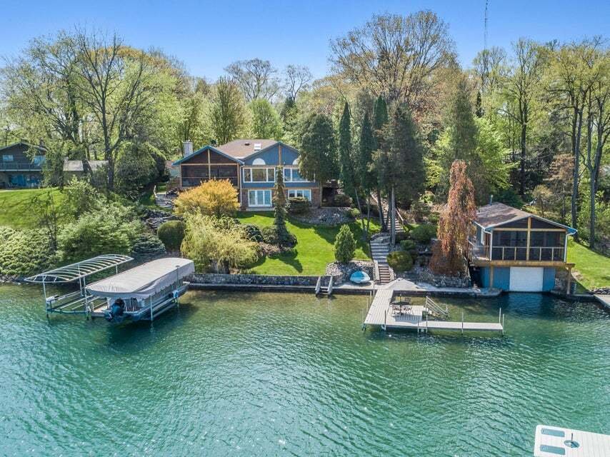 N7729 Laura Ln In Lauderdale Lakes, Wisconsin, United States For Sale