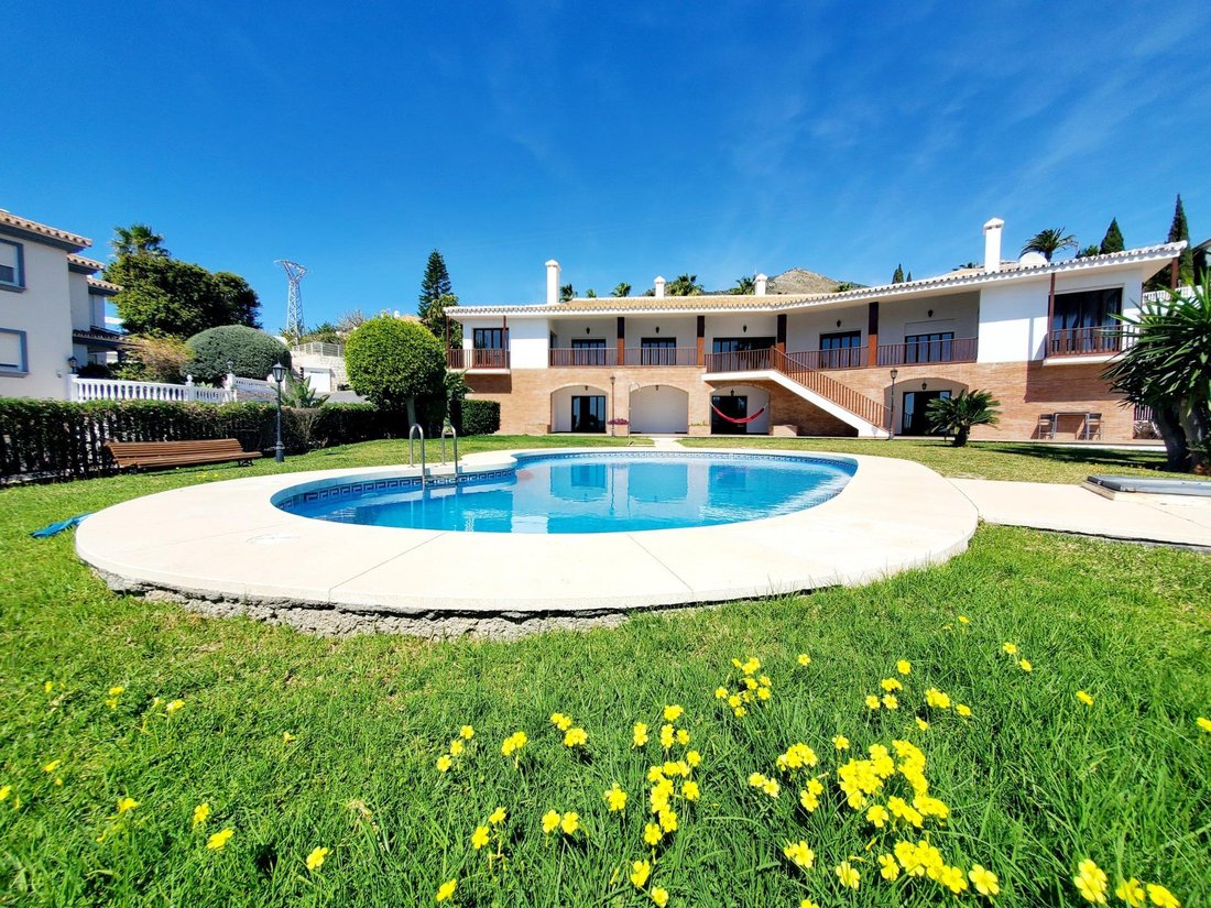 Benalmádena Villa In Benalmádena, Andalusia, Spain For Sale (12685656)