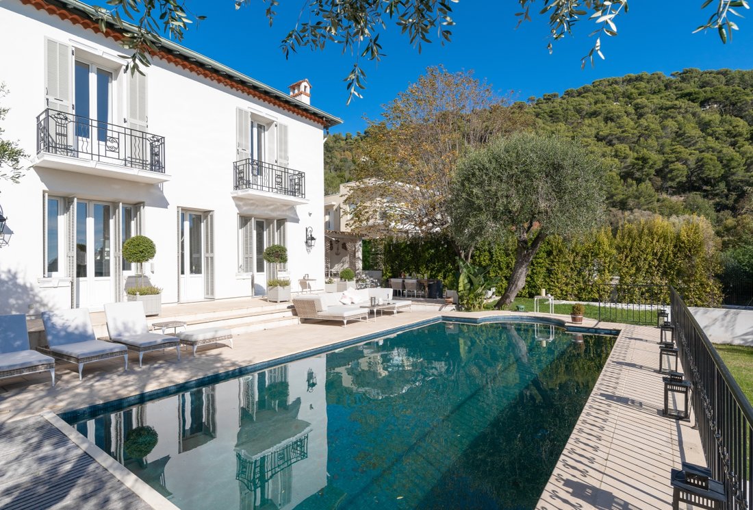 House in Èze, Provence-Alpes-Côte d'Azur, France 1 - 12683546