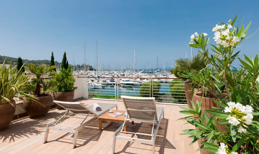 Seafront Penthouse For Sale With Rooftop Terrace In In Scarlino