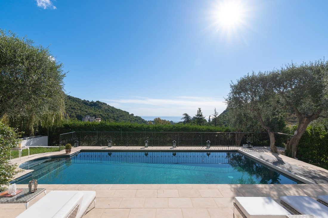 House in Èze, Provence-Alpes-Côte d'Azur, France 2 - 12683546
