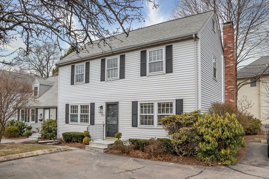 Condo Wellesley In Wellesley, Ma, United States For Sale (12684087)