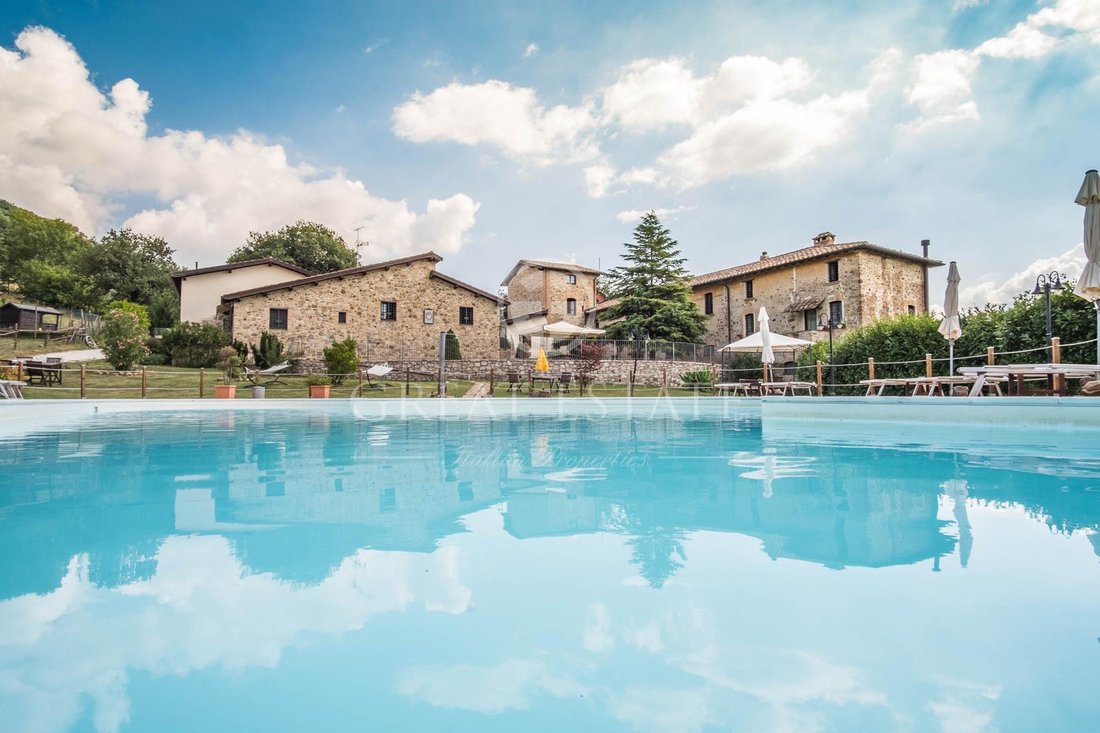 Estate in Umbertide, Umbria, Italy 1 - 12684236