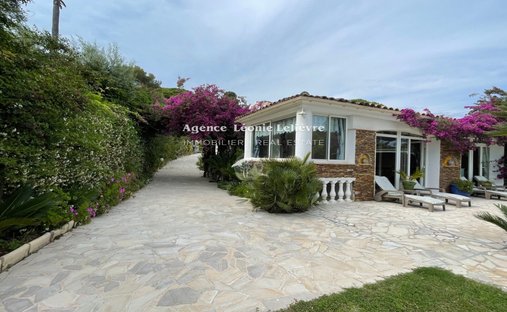 Villa in Ville-Les Saquedes-Le Bouillonnet, Sainte-Maxime, France 1