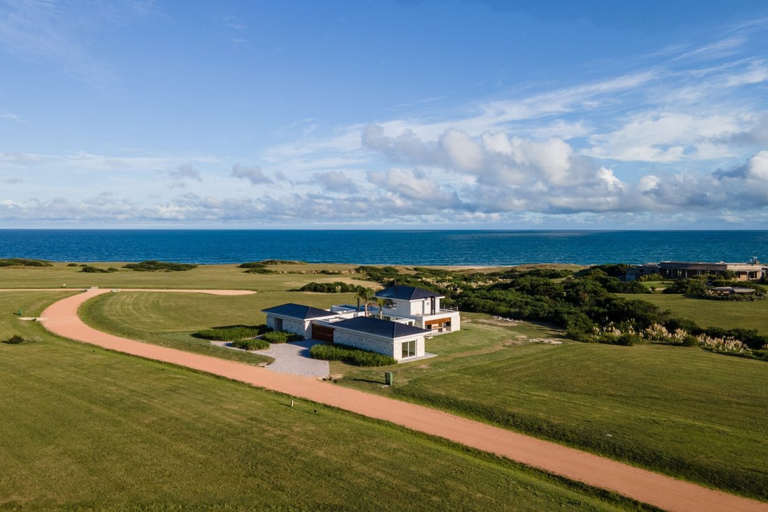 House in Las Garzas, Rocha Department, Uruguay 1 - 12683498