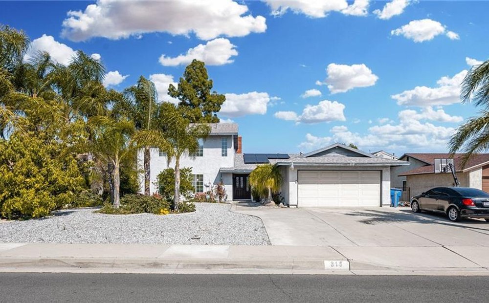 Lujo casas en venta en Ontario, California | JamesEdition