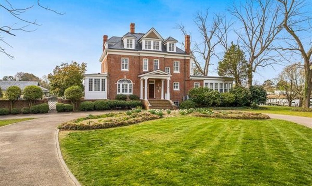 Domaine Privé En Eau Profonde Au Dans Hampton, Virginie, états Unis à