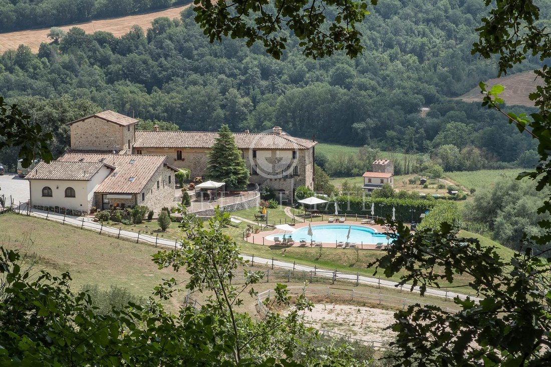 Estate in Umbertide, Umbria, Italy 2 - 12684236