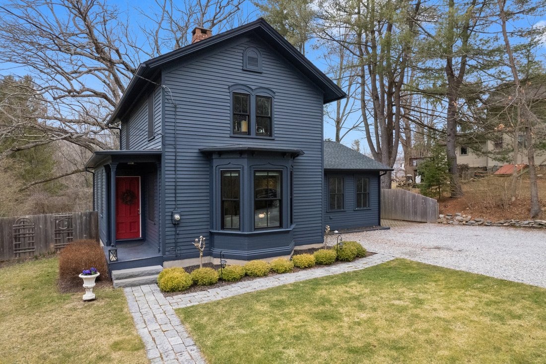 109 Main Street In Chester, Connecticut, United States For Sale (12687936)