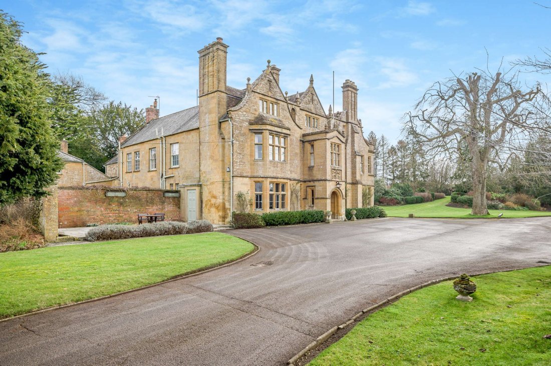 Thorne House In Yeovil, England, United Kingdom For Sale (12694486)