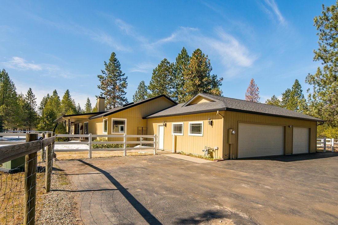 Rathdrum Rancher On 10 Acres In Rathdrum, Idaho, United States For Sale
