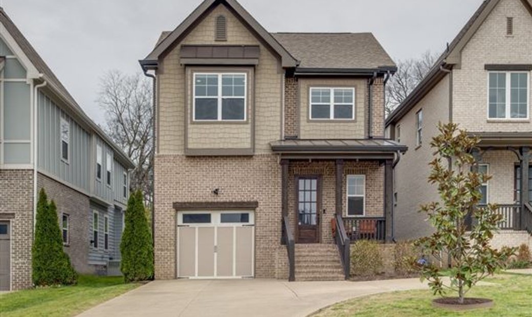 A Green Hills H Ome In Forest Hills, Tennessee, United States