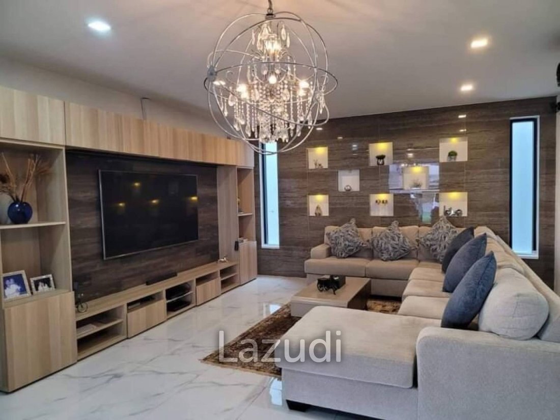 Villa in Pattaya City, Chon Buri, Thailand 3 - 12694422