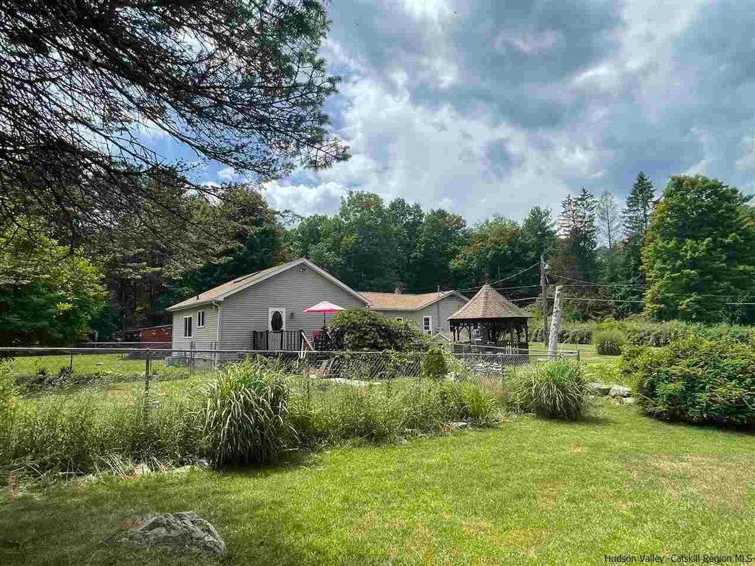 844 850 Peak Rd, Stone Ridge, Ny 12484 In Stone Ridge, New York, United