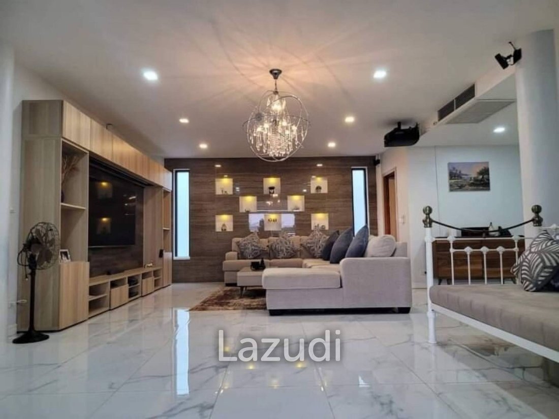 Villa in Pattaya City, Chon Buri, Thailand 2 - 12694422