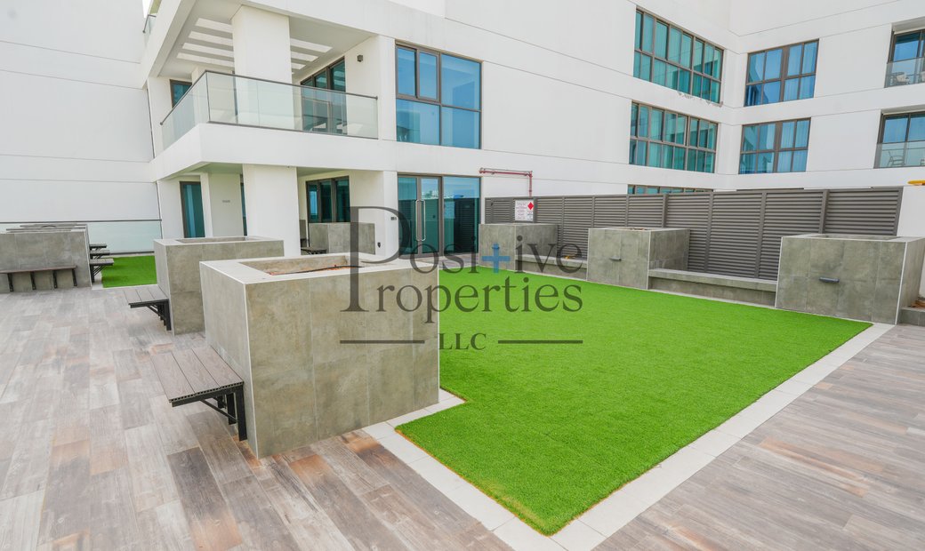 Chiller Free New Building High Floor Dans Dubaï, Dubaï, émirats